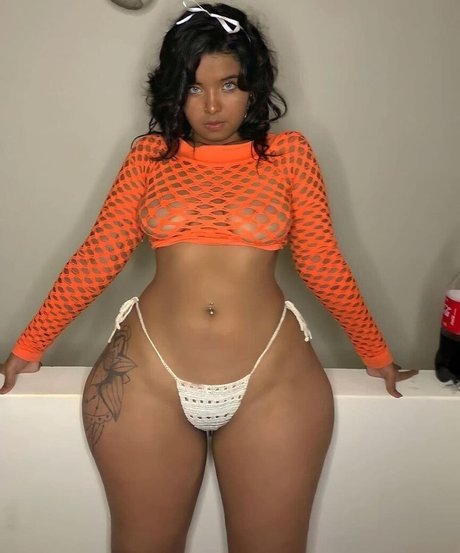 Angie Acosta modelo desnudos fotos