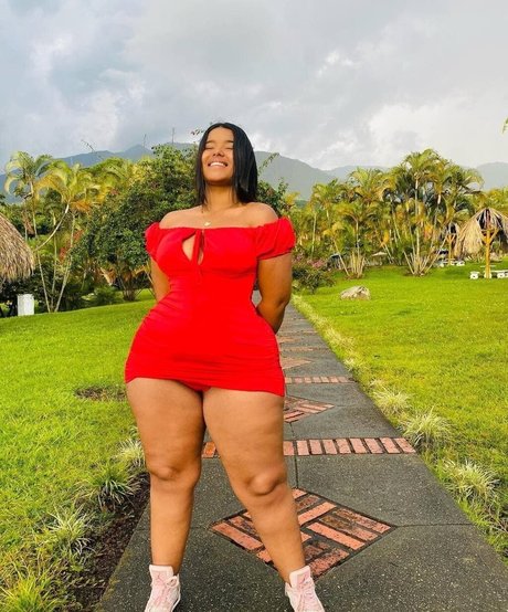 Angie Acosta bonita actriz imagen