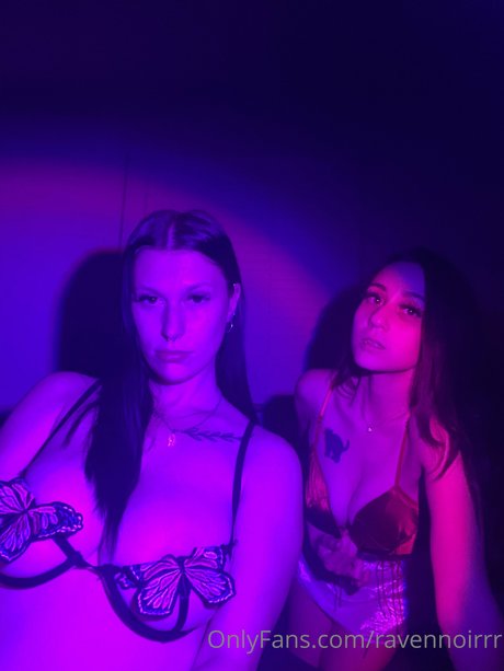 Ravennoirrr modelo desnudo archivo