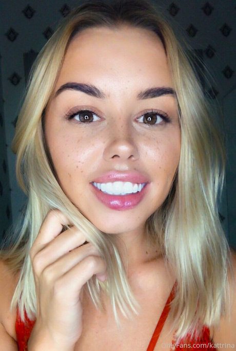 kattrina actriz desnuda imagen