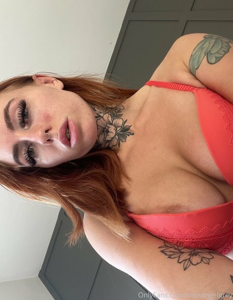 hermosa rubia onlyfans perfecto caliente galería