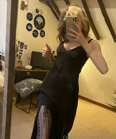 ZeeHell sexo estrella fotos