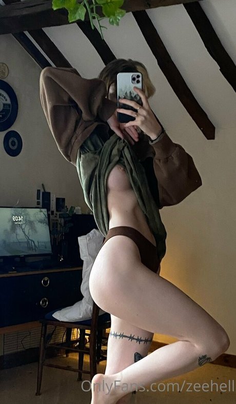 ZeeHell modelo imágenes