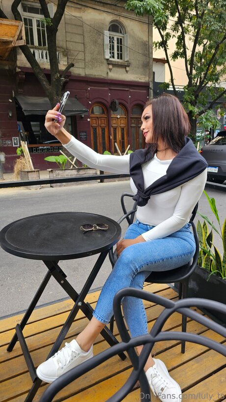 Reina Ts actriz de arte foto