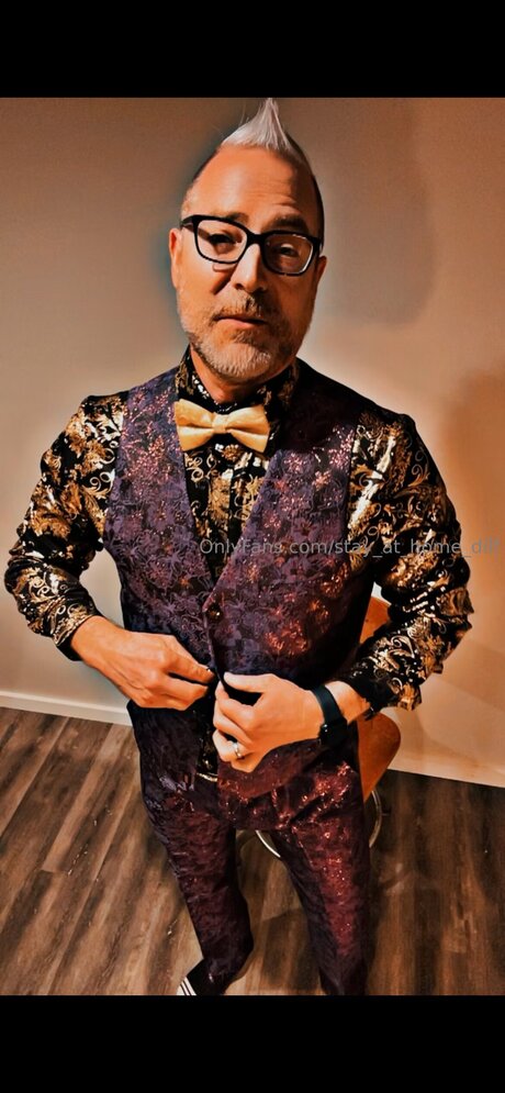 Stay At Home Dilf estrella perfecta imágenes