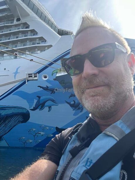 Stay At Home Dilf buena actriz foto