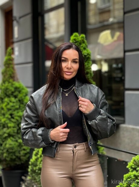 Tiny4 Kira1 estrella porno erótica fotos