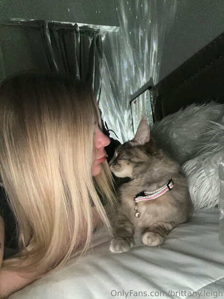 Brittany Leigh buena actriz galerías