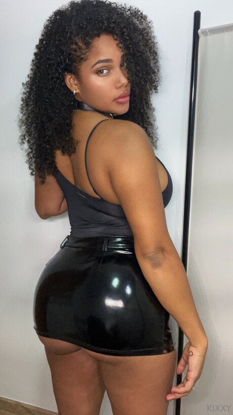 Kixxy desnudos de estrellas porno foto