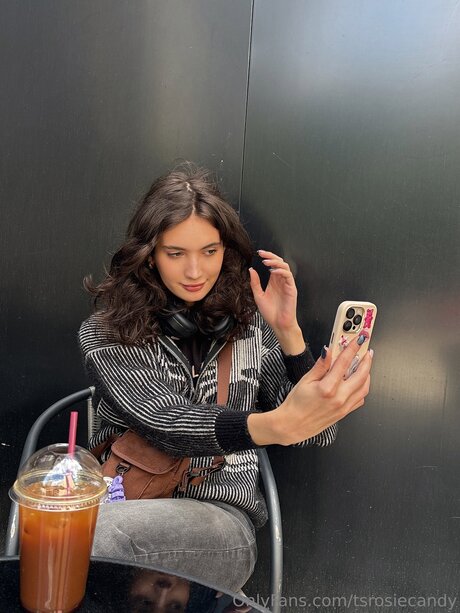 Tsrosiecandy modelo agradable imagen