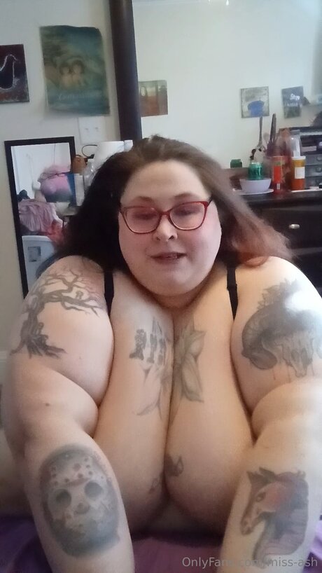 Miss Ash actriz caliente imágenes