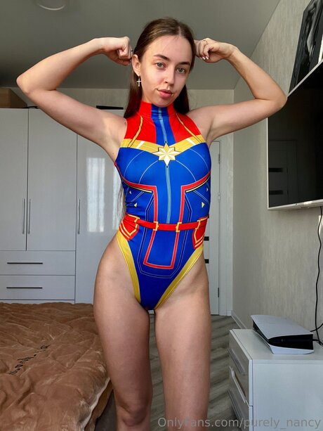 Purely Nancy modelo adulto imagen