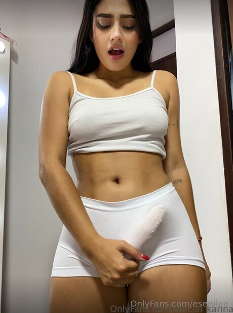 Eseniiaa estrella atractiva fotos