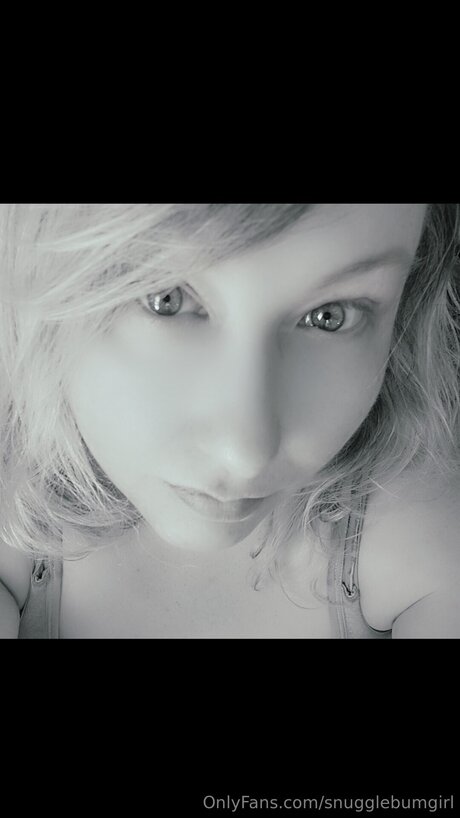 Snugglebumgirl desnudos de estrellas archivo