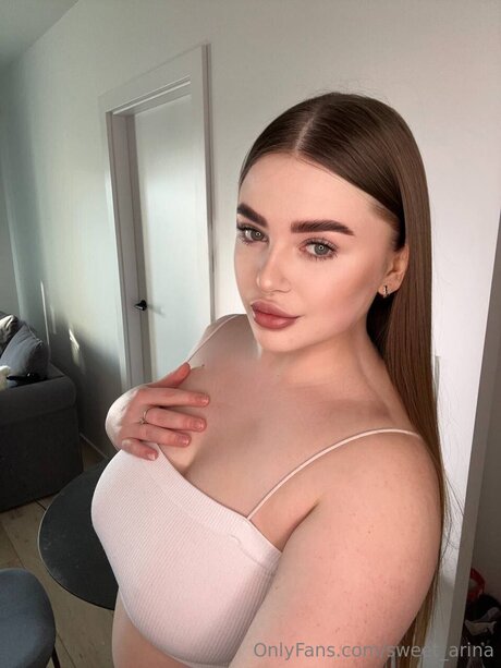 Arina Hot estrella porno agradable galería