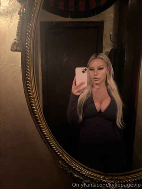 Kyliepagevip estrella pornografica foto