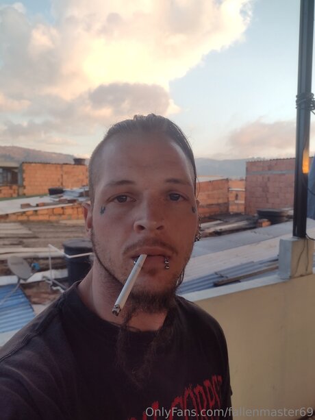 Fallenmaster69 actriz de alta calidad foto