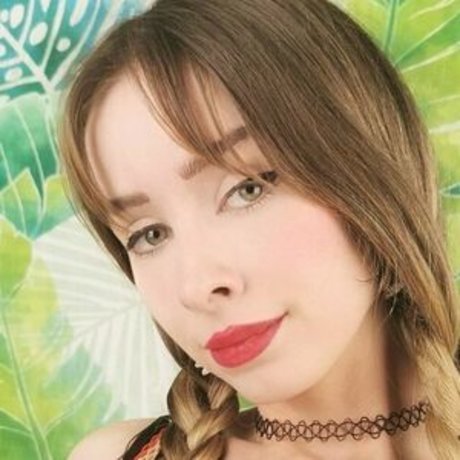 Mizzy Cyn modelo caliente imágenes