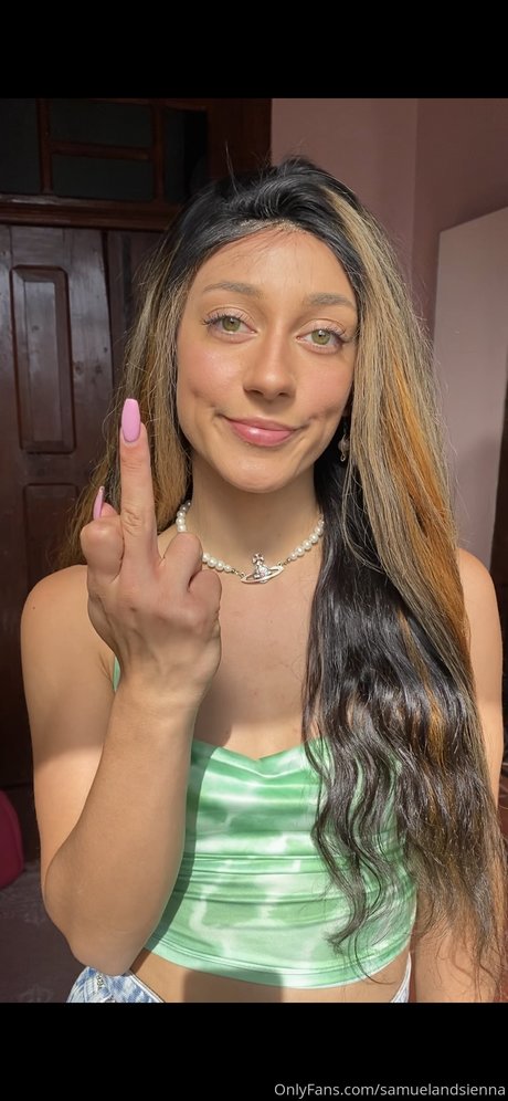 Sienna Garcia actriz de desnudos recopilación