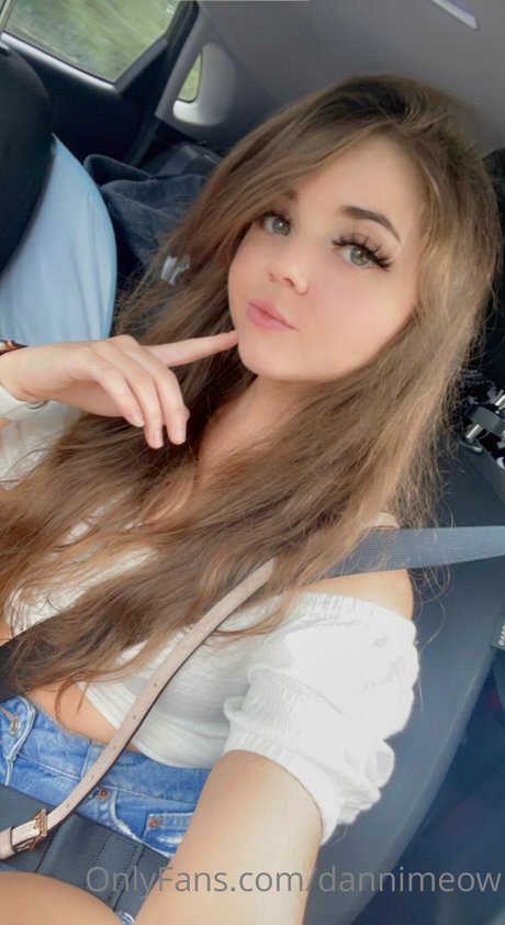 Danni Meow_ modelo caliente foto