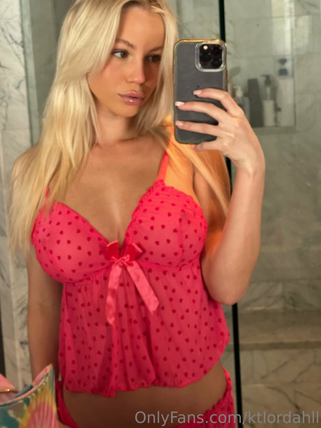 _Kt Lordahl arte estelar fotos