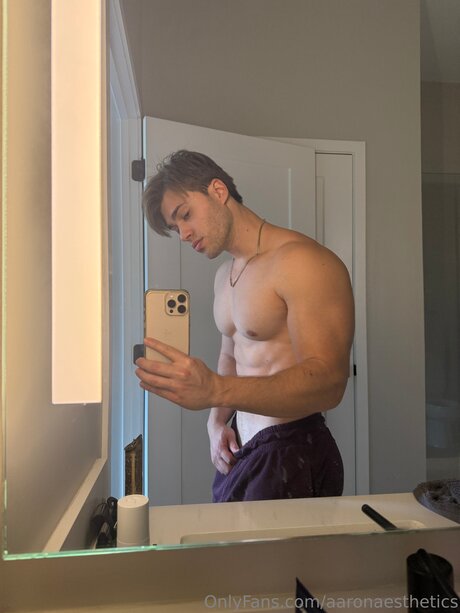 Aaronaesthetics actriz xxx archivo