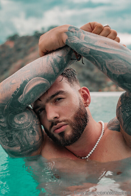 Elixxxofficfree actriz de desnudos galerías