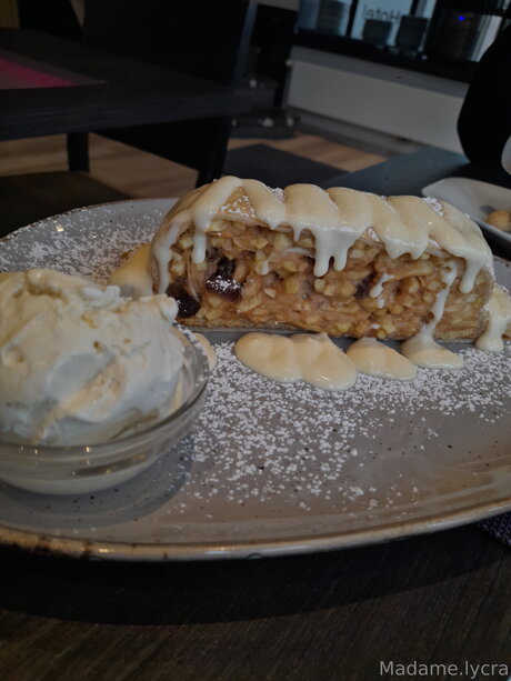 Madame Lycra estrella desnuda galerías