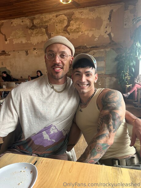 Rockyunleashed estrella porno gratis archivo