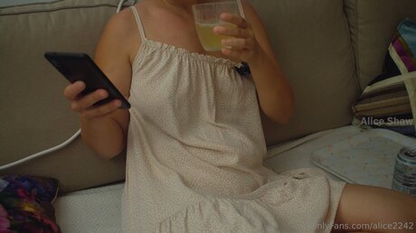 Alice2242 estrella pornografica galerías