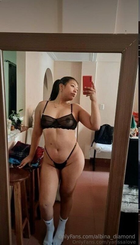 Albina Diamond estrella porno de arte galerías