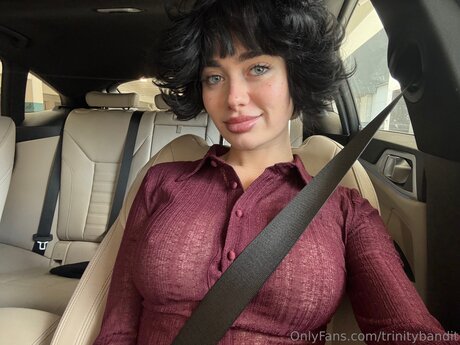 Trinitybandit hermosa estrella fotos