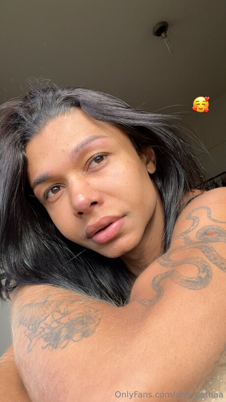 Ahh Gathaa actriz sexual imágenes