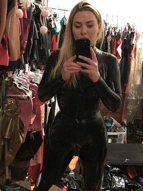 Lexi Sindel modelo porno imágenes