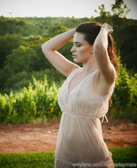 Marie Brethenoux modelo agradable foto