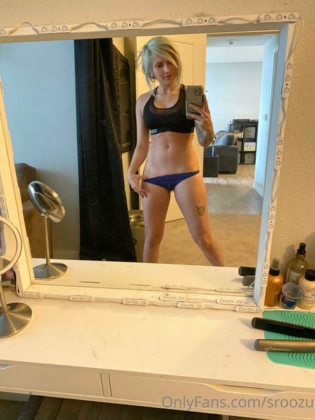 SuteRoozu estrella porno agradable galería