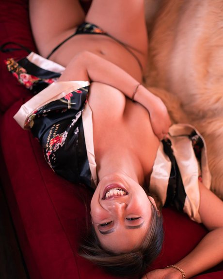 Jagkoleen actriz sexual foto