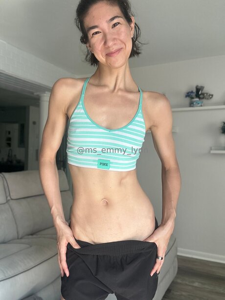 Ms Emmy Lynn estrella adulta imágenes