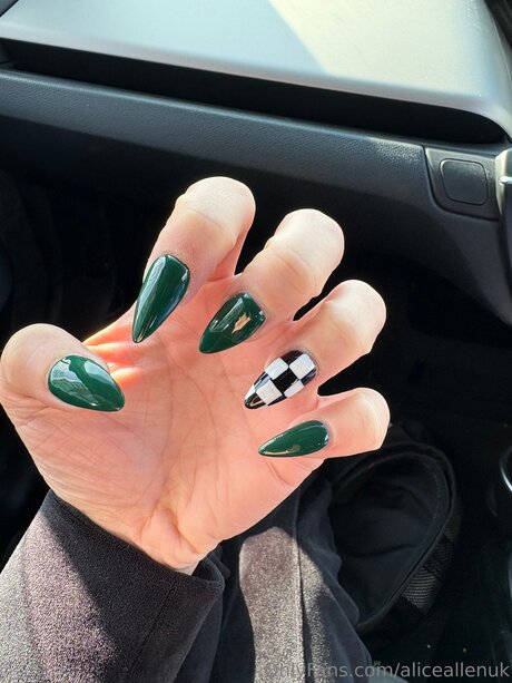 Aliceallenuk estrella porno en alta definición galerías