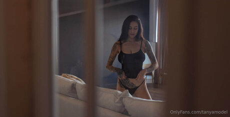 Tanyabahtina actriz fotos