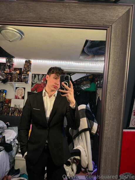 Squared Joshie hermosa modelo archivo