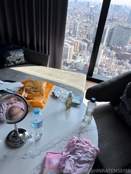 Shinratensei98 estrella porno de arte galería