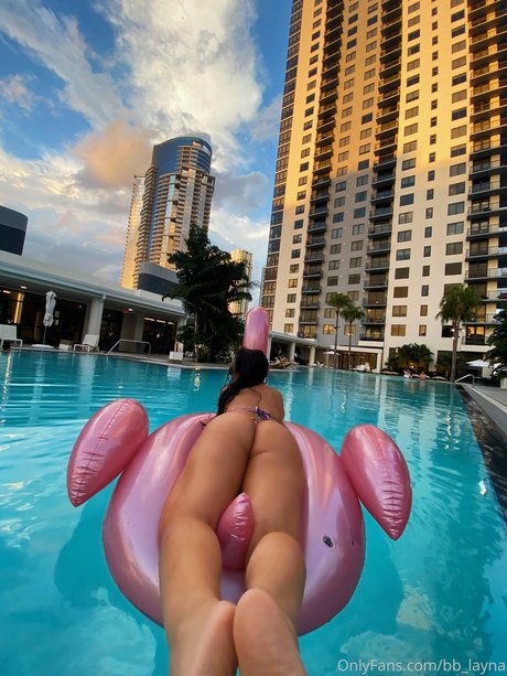 Lina Silva estrella atractiva galerías