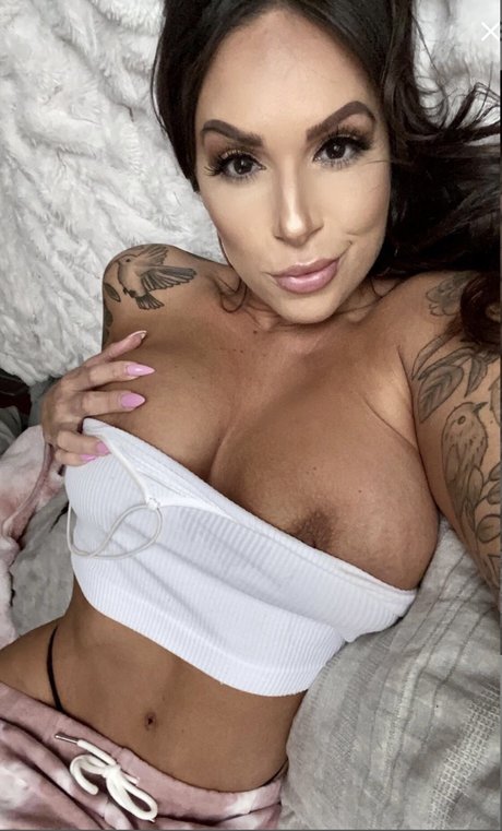 Jenny Mccon modelo caliente foto