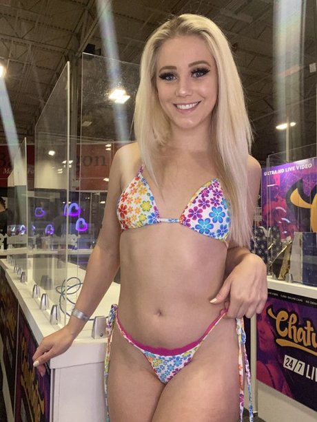 Lexi luv desnudos de modelos galería