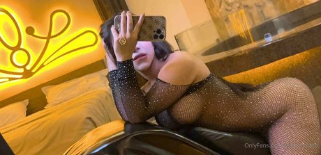 Antonella Moretti estrella porno caliente galería