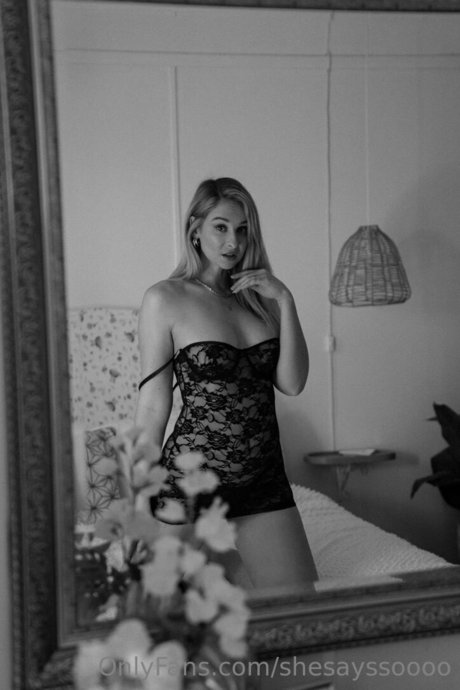 She Says Soooo modelo agradable imagen