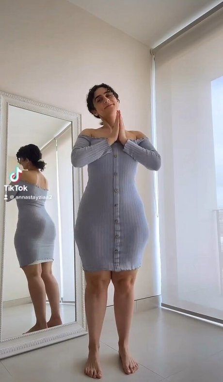 Annastayziaa modelo gratis imagen