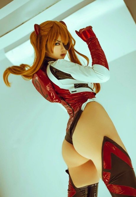 Raku modelo atractivo imágenes