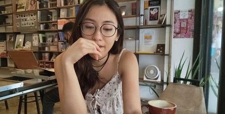 Zumi actriz adulta foto